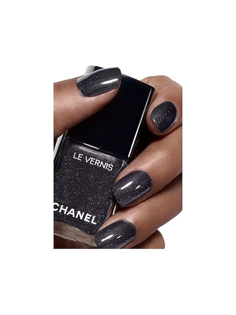 chanel nagellack grau